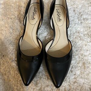 Life Stride Women's Classic Black Heels